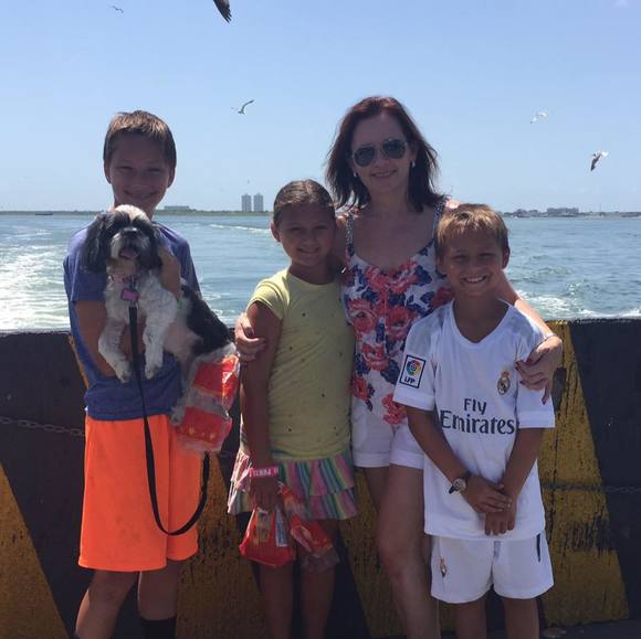 Meet your Posher, Katherine - Picture 1 of 1